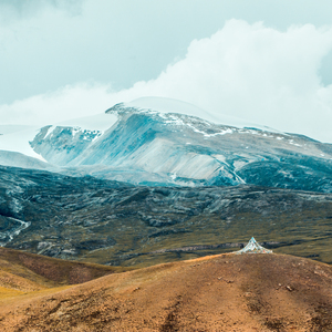 男裸体跳艳舞女又5其口交
